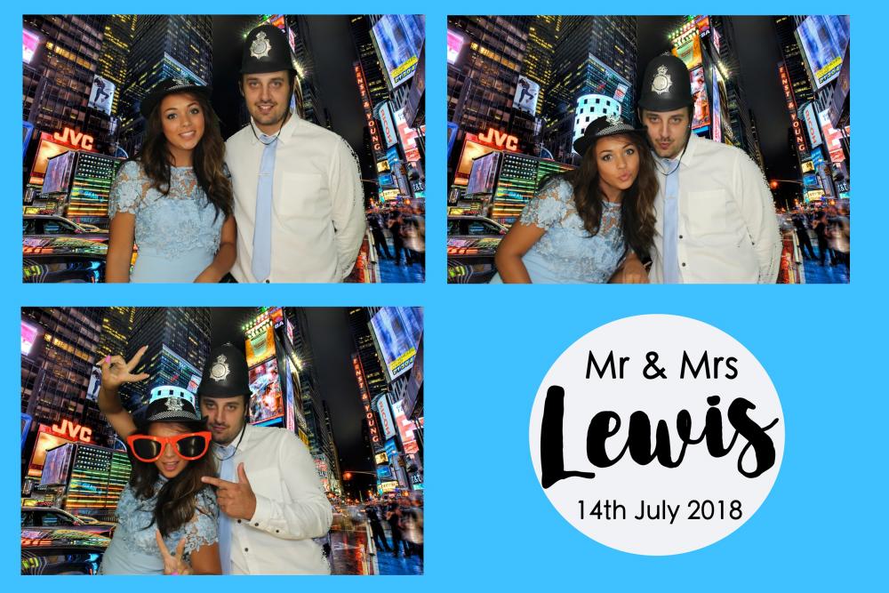 Mr & Mrs Lewis's Wedding | View more photos from the event at images.mobile-photo-booth.com/u/MobilePhotoBoothUK/Mr-Mrs-Lewiss-Wedding